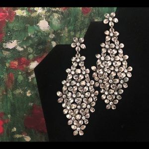 Vintage Boutique Pierced Earrings - Flower Cascade